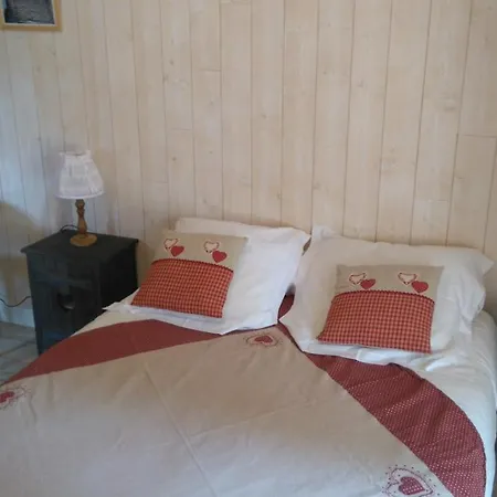 Moulin La Papeterie Bed & Breakfast *